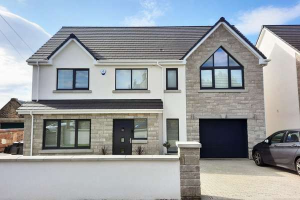 Housing  At Townhill Road, Dunfermline